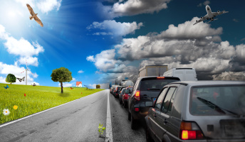 Différence entre pollution automobile et environnement vert - Droits Epictura 11015757 alphaspirit